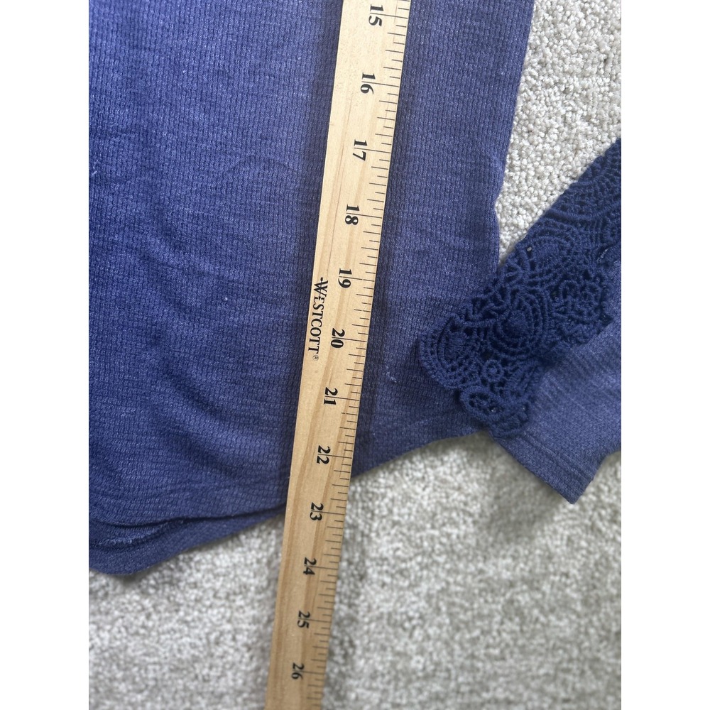 American Eagle Sweater Womens Small Blue Crochet Lace Long Sleeve Pullover Top - Picture 3 of 10